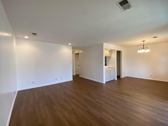 property at 807 Country Club Dr SE