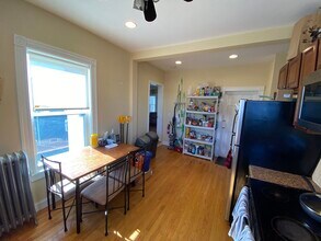 1 Victoria St, Unit 2 in Somerville, MA - Building Photo - Building Photo