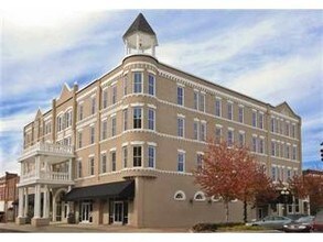 100-108 W Whitner St in Anderson, SC - Building Photo - Building Photo