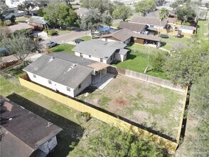 33 S Lee Cir in Edinburg, TX - Building Photo - Building Photo