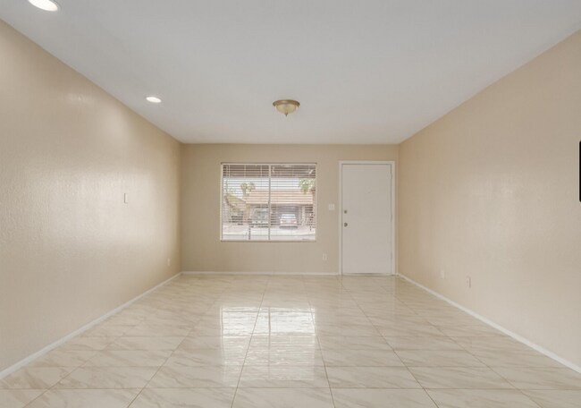 2536 E Commonwealth Cir in Chandler, AZ - Building Photo - Building Photo