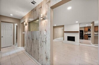 5806 Village Glen Trail in Arlington, TX - Building Photo - Building Photo