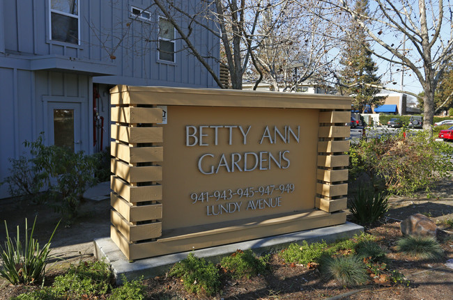 Betty Ann Gardens in San Jose, CA - Building Photo - Building Photo