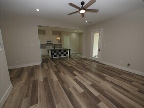 7350 Cayton St in Houston, TX - Foto de edificio - Building Photo