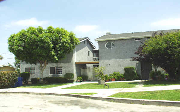 136 N Marshall Ct in San Pedro, CA - Building Photo