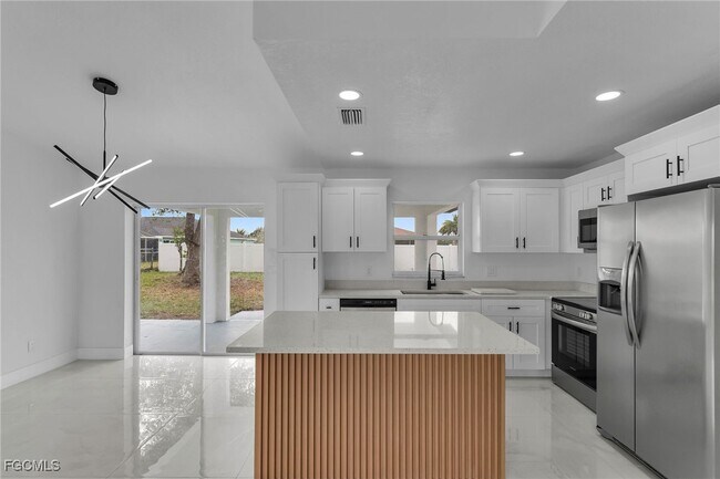 1324 SE 22nd Terrace in Cape Coral, FL - Building Photo - Building Photo