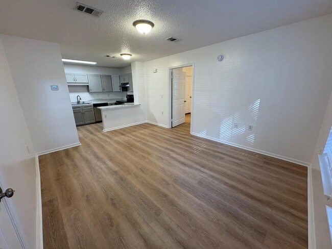 100 Kazmira Ct in Niceville, FL - Building Photo - Building Photo