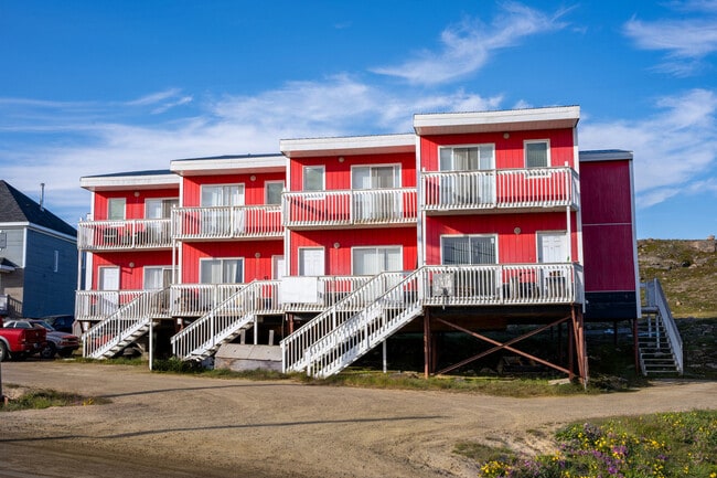 Building 5010 in Iqaluit, NU - Building Photo - Building Photo