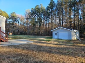 10511 Thompkins Ln in Amelia Court House, VA - Building Photo - Building Photo
