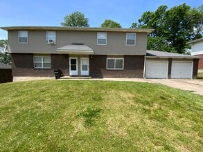 409-411-411 Brewer Dr in Columbia, MO - Building Photo - Building Photo