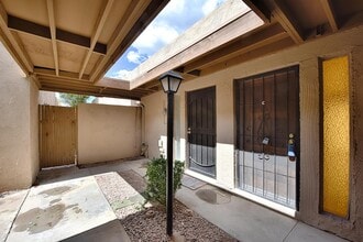 8574 E Indian School Rd in Scottsdale, AZ - Building Photo - Building Photo