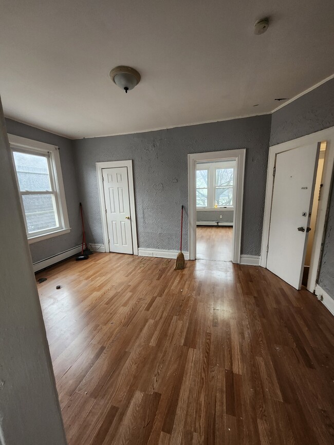 32 Leo Pl, Unit 3rd Floor