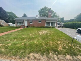 21 Falmouth Dr in Grafton, MA - Building Photo