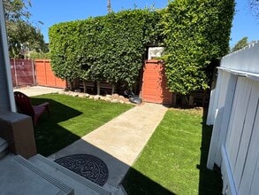 526 Brooks Ave, Unit Front Unit in Venice, CA - Foto de edificio - Building Photo