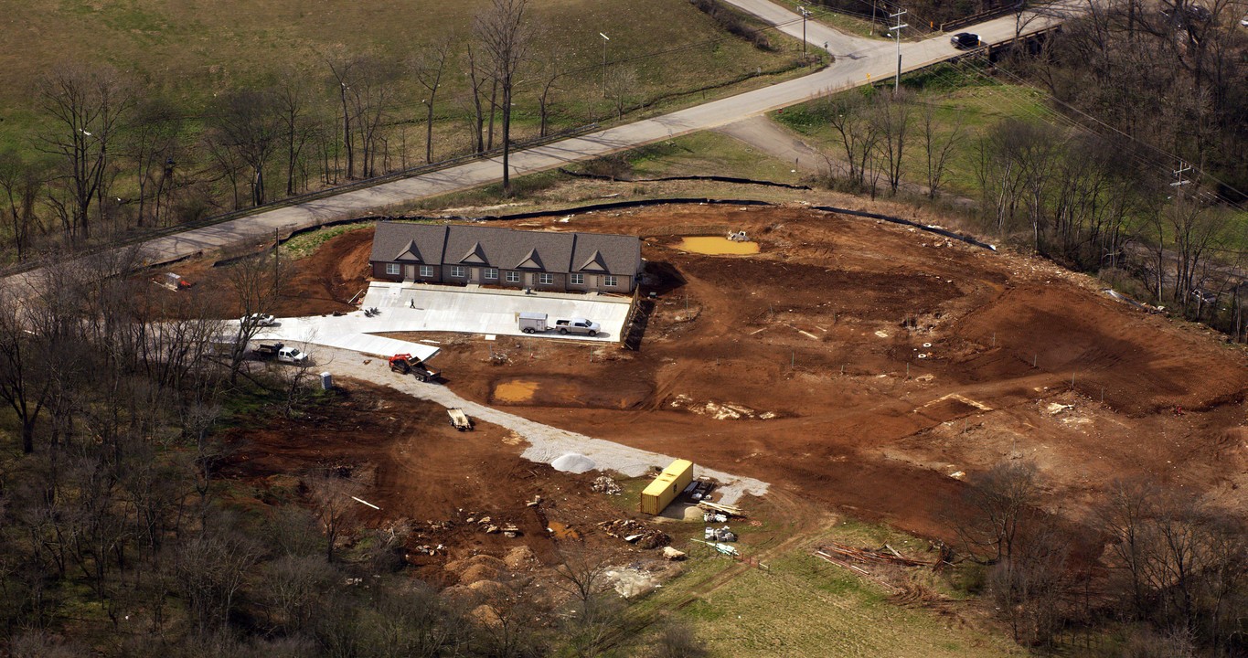 101-103 Clarke School Rd in Mt Pleasant, TN - Building Photo