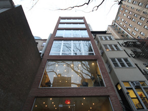 113 E 60th St in New York, NY - Building Photo - Building Photo