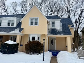 114 Hawthorne Ave, Unit 114 in Derby, CT - Building Photo