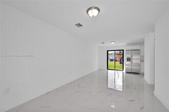 22300 SW 117th Ave in Miami, FL - Building Photo - Building Photo