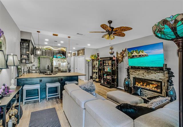 1933 Island Cir in Tool, TX - Building Photo