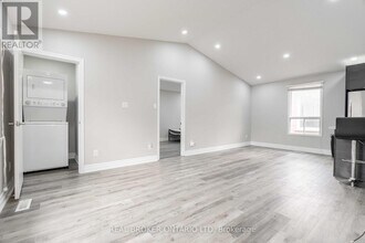 128 Blanchard Crescent in London, ON - Building Photo - Building Photo