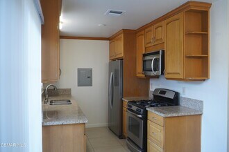 6621 Wilbur Ave in Los Angeles, CA - Building Photo - Building Photo