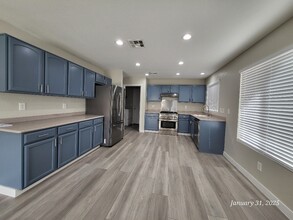 10451 Lilac Tree Ave in Las Vegas, NV - Building Photo - Building Photo