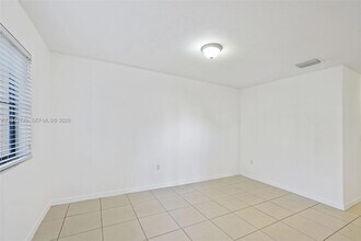 11238 SW 187th St, Unit 11238 in Miami, FL - Building Photo - Building Photo