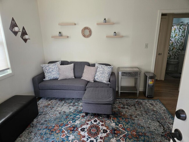 27 Shady Ln, Unit Casita De La Paz Unit 3