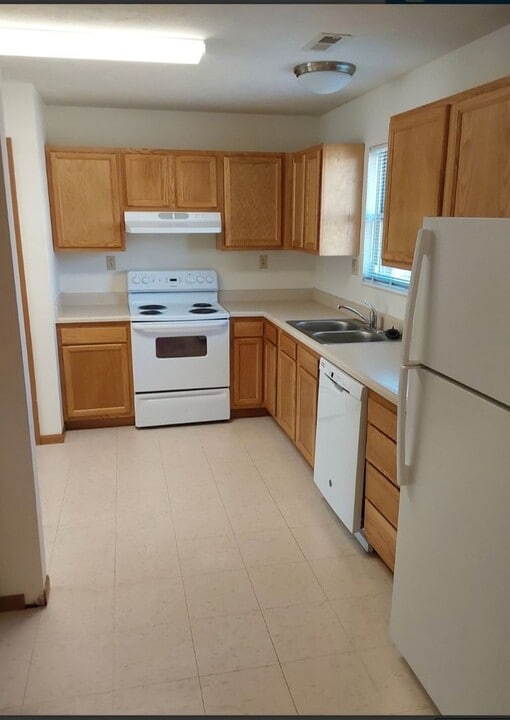 56 Cerise Ln in Wheeling, WV - Building Photo