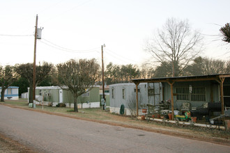 Suburban Valley in Morganton, NC - Building Photo - Building Photo