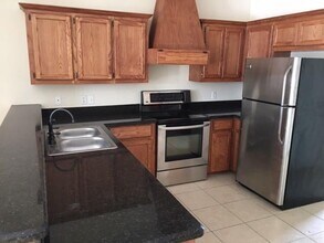 19 West Dr in Pharr, TX - Foto de edificio - Building Photo