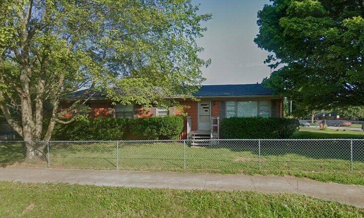 146 Emerson Dr in Versailles, KY - Building Photo