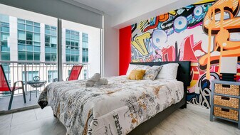 1 SE 12th St in Miami, FL - Building Photo