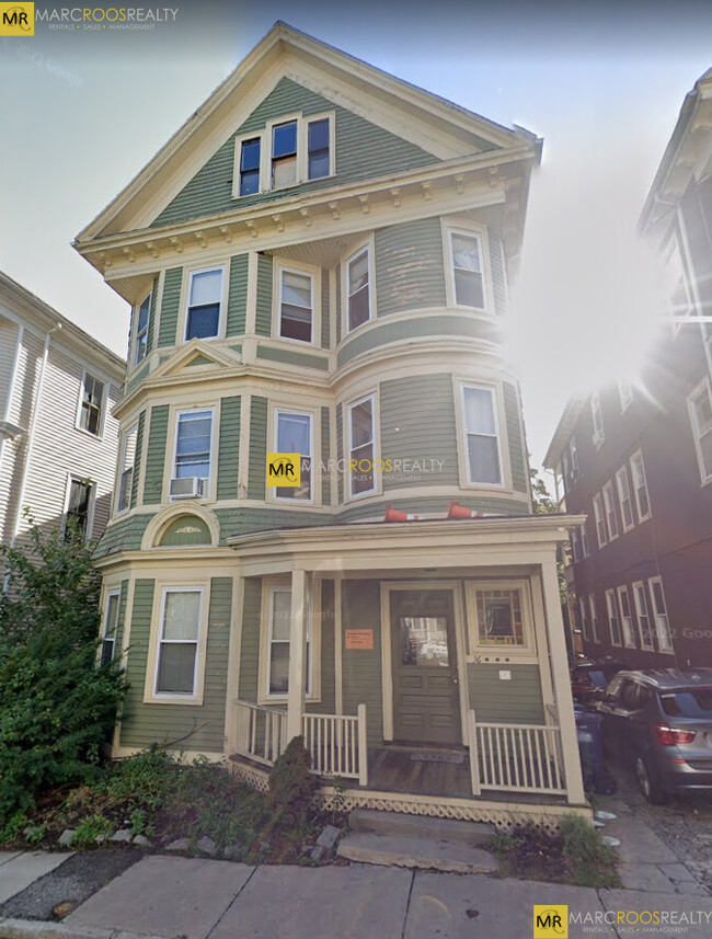 36 Cherokee St, Unit 2 in Boston, MA - Foto de edificio - Building Photo