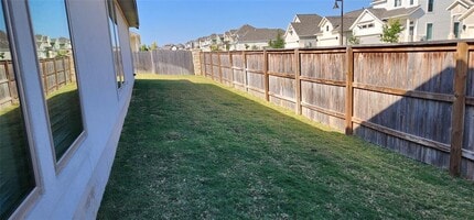 100 Los Olives Ln in Liberty Hill, TX - Building Photo - Building Photo