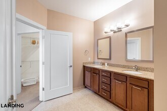 33 New Scotland Ave, Unit 124-13 in Albany, NY - Building Photo - Building Photo