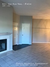 631 Oak Run Trail-Unit -#404 in Oak Park, CA - Building Photo - Building Photo