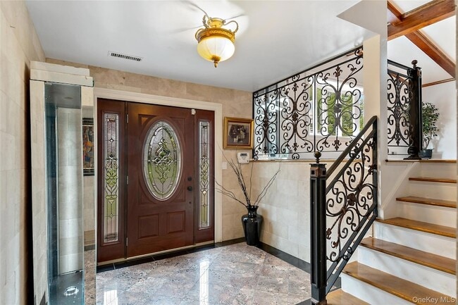 42 Maria Ln in Yonkers, NY - Building Photo - Building Photo