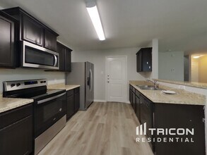 3835 Southton Vw in San Antonio, TX - Building Photo - Building Photo