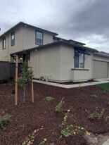 5961 Rosalee St in Sacramento, CA - Building Photo