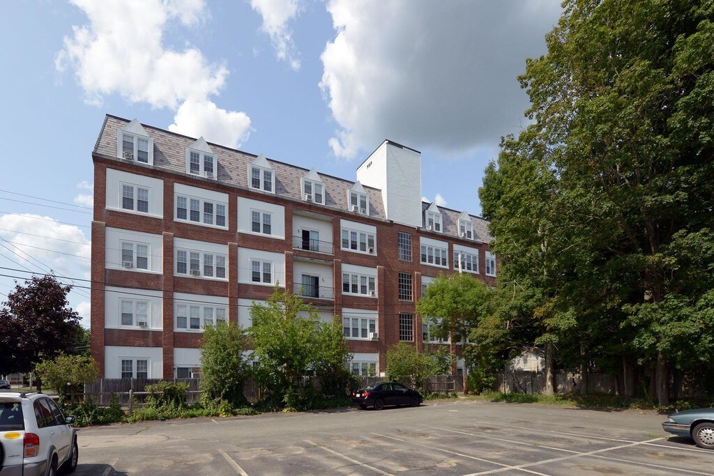 Townhouse Apartments Whitman, MA Apartments