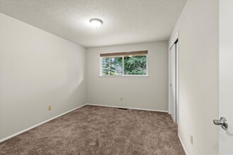 10914 93rd Ave SW in Lakewood, WA - Building Photo - Building Photo