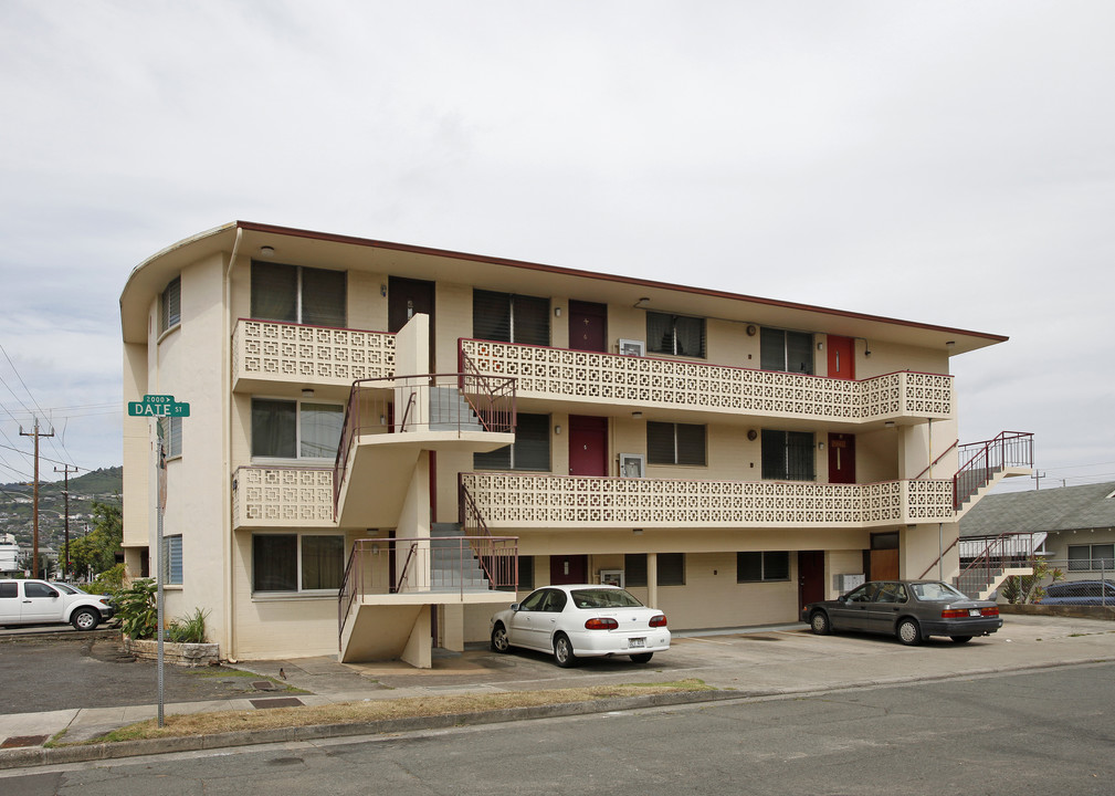 803 Mccully St in Honolulu, HI - Building Photo