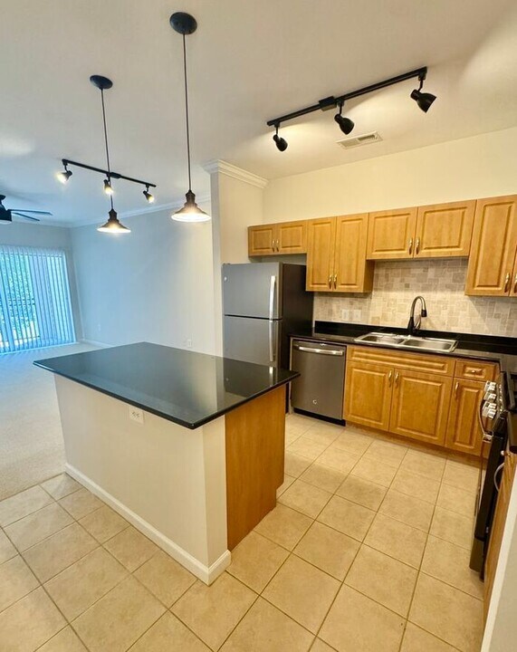 12945 Centre Park Cir in Herndon, VA - Building Photo