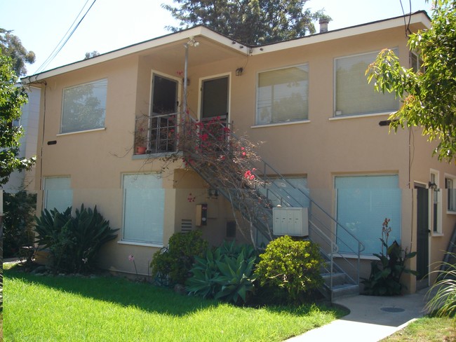 3720-3722 Dove St in San Diego, CA - Building Photo - Building Photo