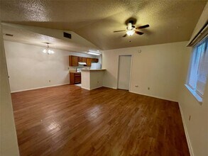 8005 West Gate Blvd in Austin, TX - Building Photo - Building Photo