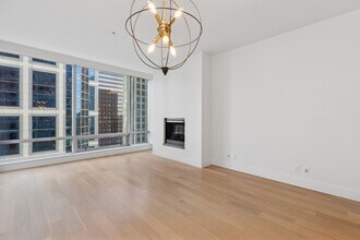 1111-1111 Alberni St in Vancouver, BC - Building Photo - Building Photo