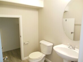 9733 Villa Lorena Ave in Las Vegas, NV - Building Photo - Building Photo