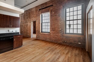 6200 2nd Ave in Detroit, MI - Building Photo