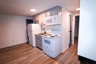 6115-6126 Plymouth Avenue in Cincinnati, OH - Building Photo - Building Photo